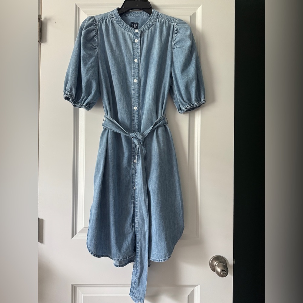 GAP Puff Sleeve Belted Denim Dress - Picture 2 of 5